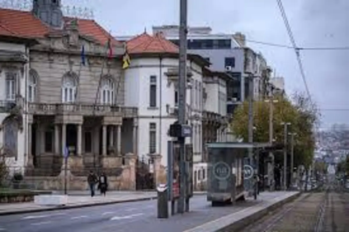 Câmara de Gaia lançou concurso para reparação de estradas com pavimento betuminoso