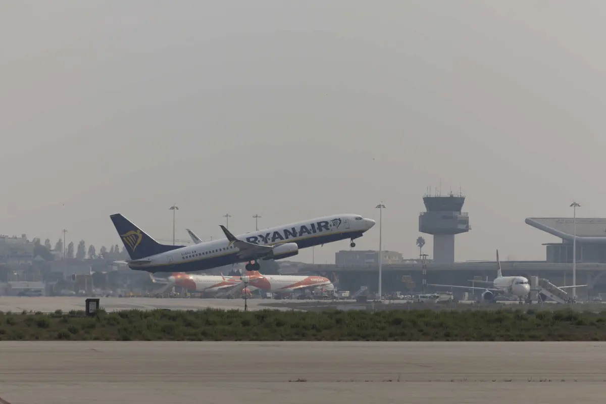 Decisão diz respeito aos 75 tripulantes que prestavam serviços para a Ryanair na base aérea de Faro