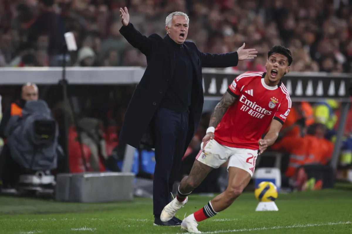 José Mourinho destacou a solidez do Benfica frente ao Famalicão
