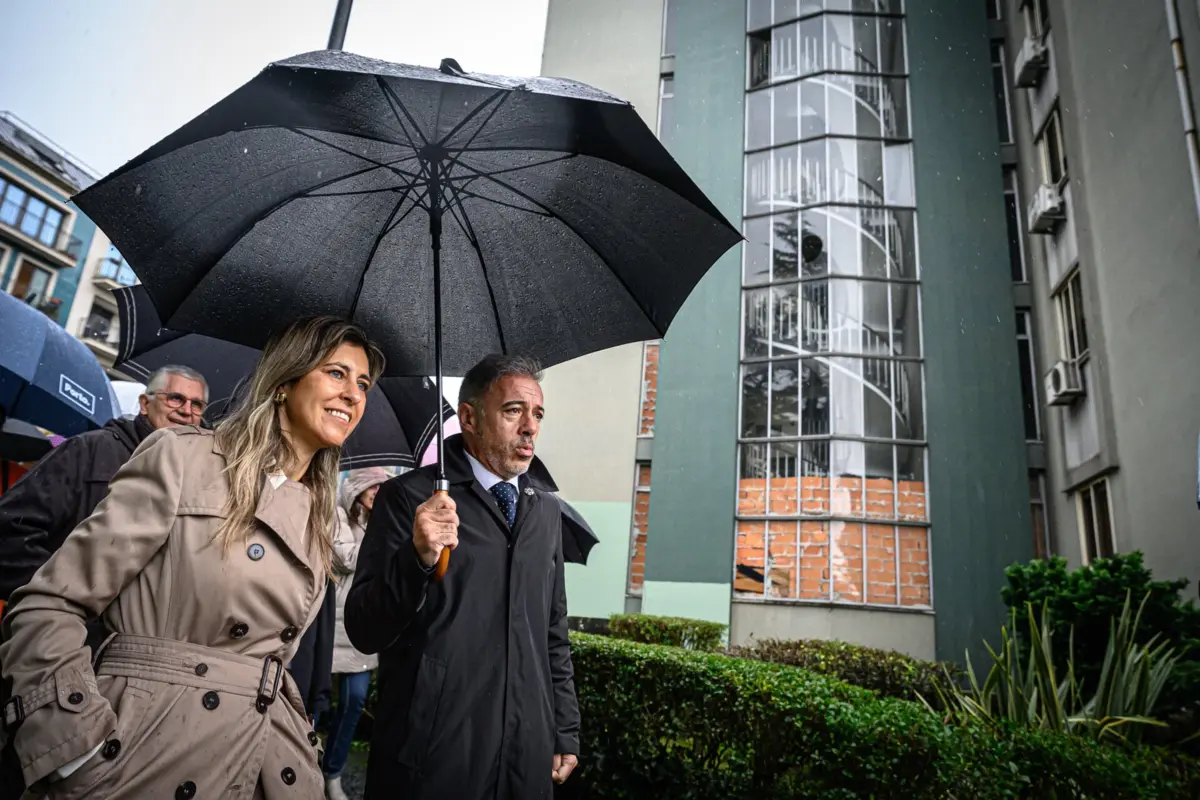 Presidente da Câmara do Porto considera ocupação do hotel Nave como um "risco e um perigo para a saúde pública"