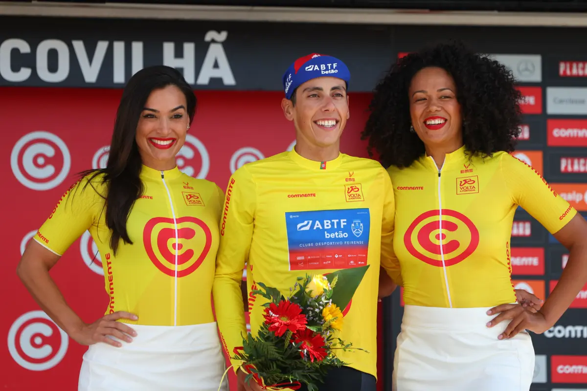 Afonso Eulálio defende a camisola amarela