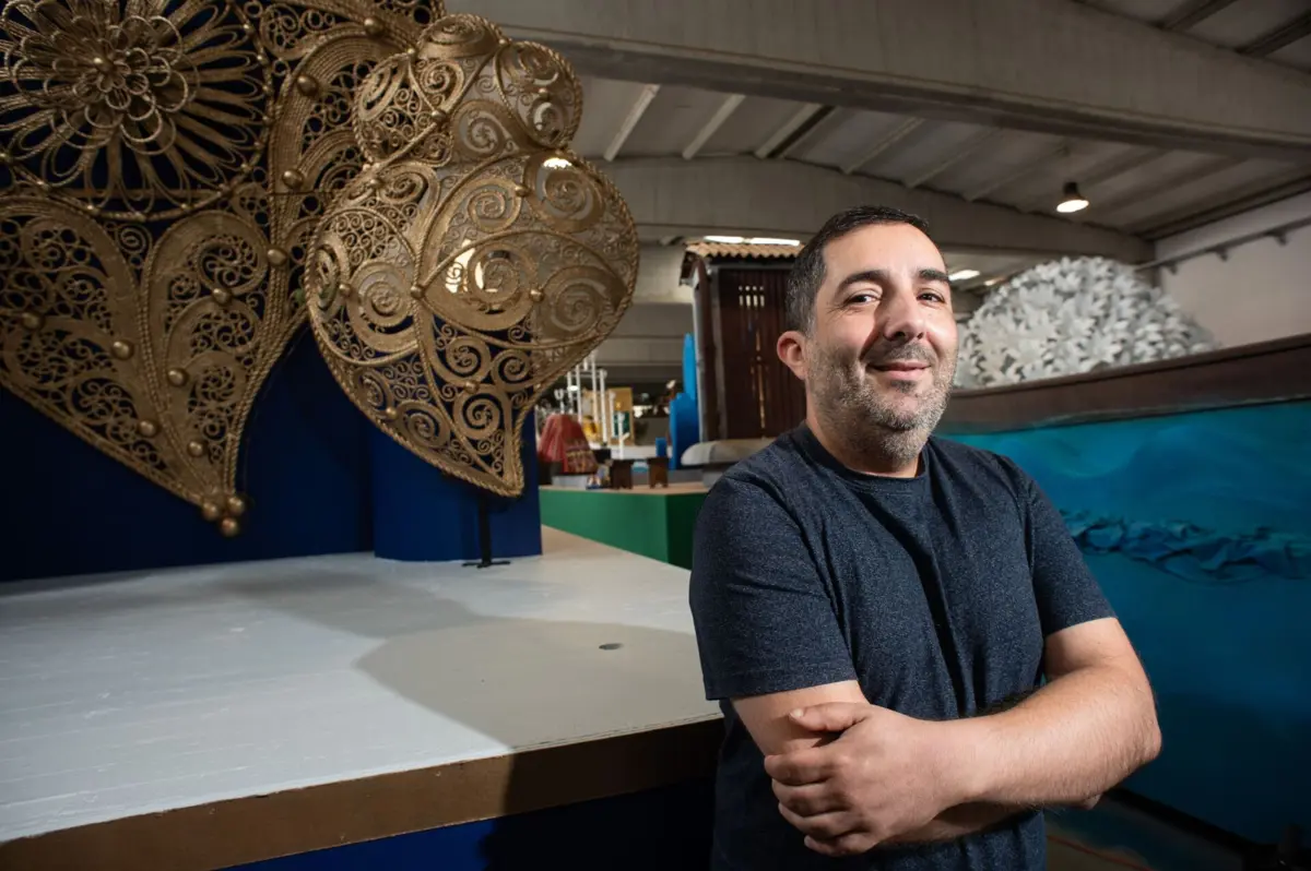 Gil Viana, com nome da terra a que é devoto, tem de garantir que os trajes das mordomas cumprem a tradição