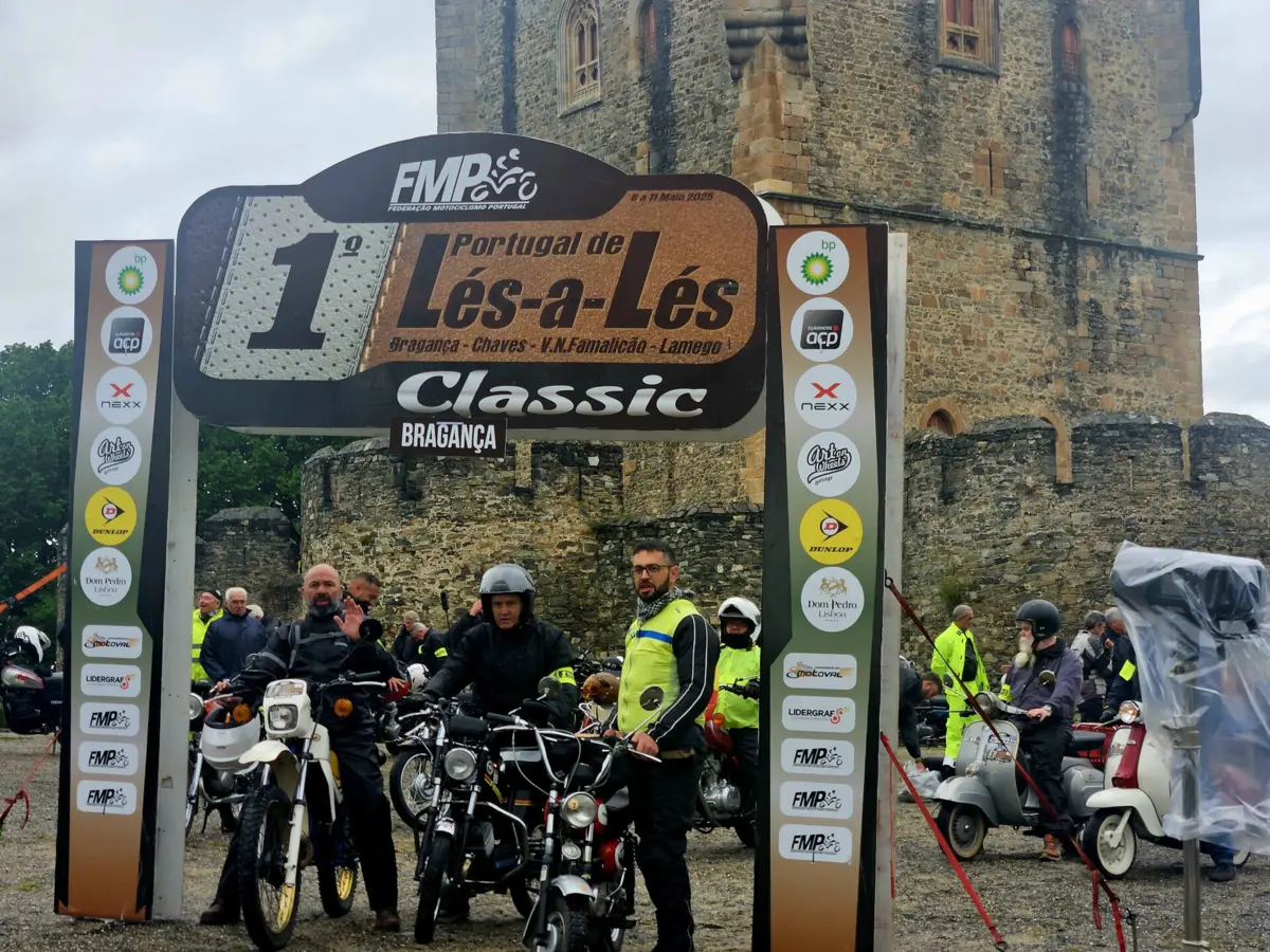 Imagem de contexto do artigo Lés a Lés: "Estas motas são antigas, mas andam na mesma"