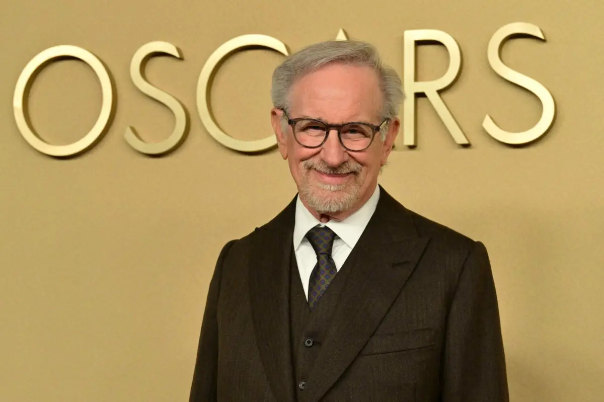 Steven Spielberg juntou-se a várias celebridades que apoiam a família de James Van Der Beek, com donativos que já ultrapassam 1,8 milhões de dólares (cerca de 1,7 milhões de euros)