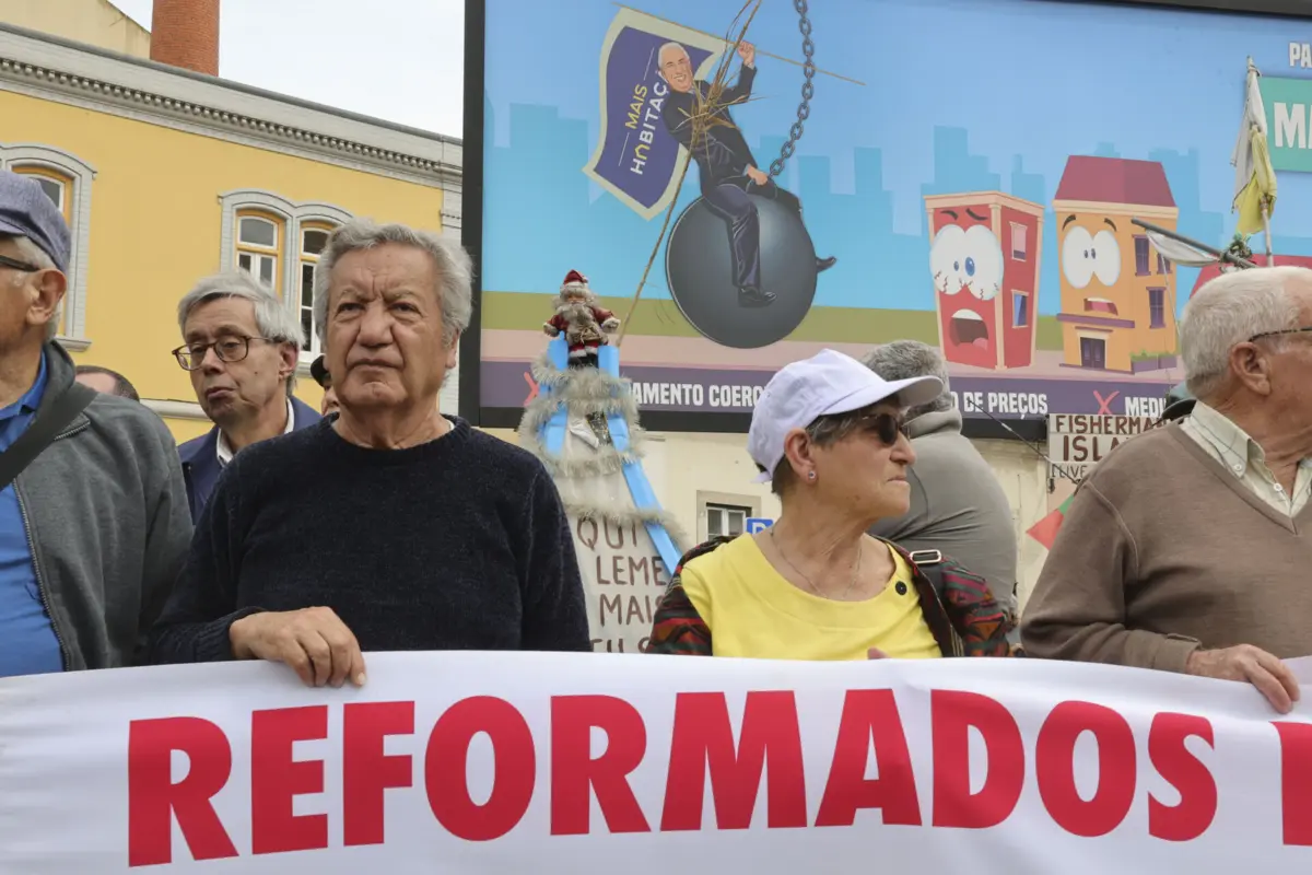 Imagem de contexto do artigo Idade da reforma aumenta três meses em 2025. Corte de 15,8% se antecipar pensão