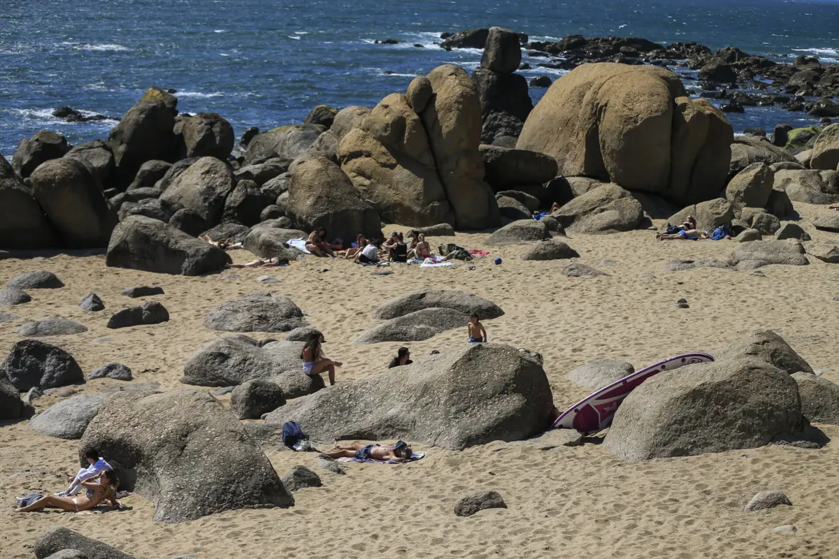 Muro costeiro da Praia de Lavadores, em Gaia, vai ser recuperado