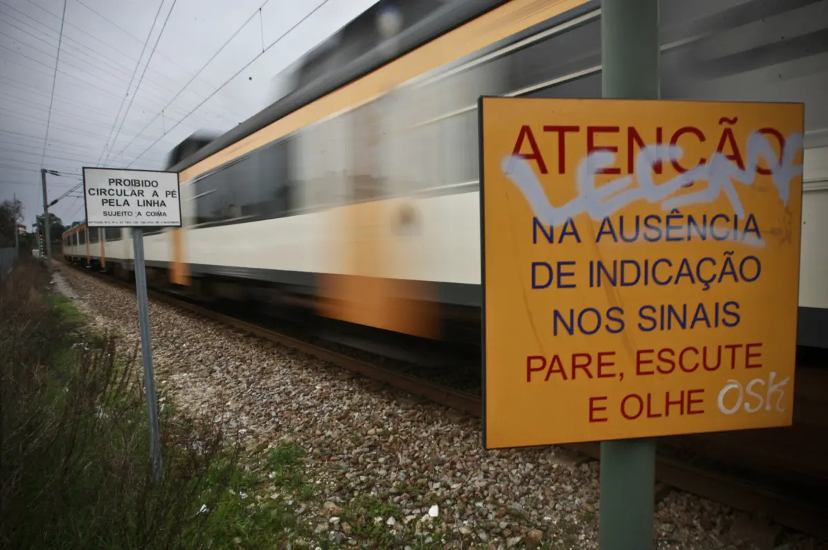 Imagem de contexto do artigo Passageiros apagaram incêndio a bordo de comboio na Maia