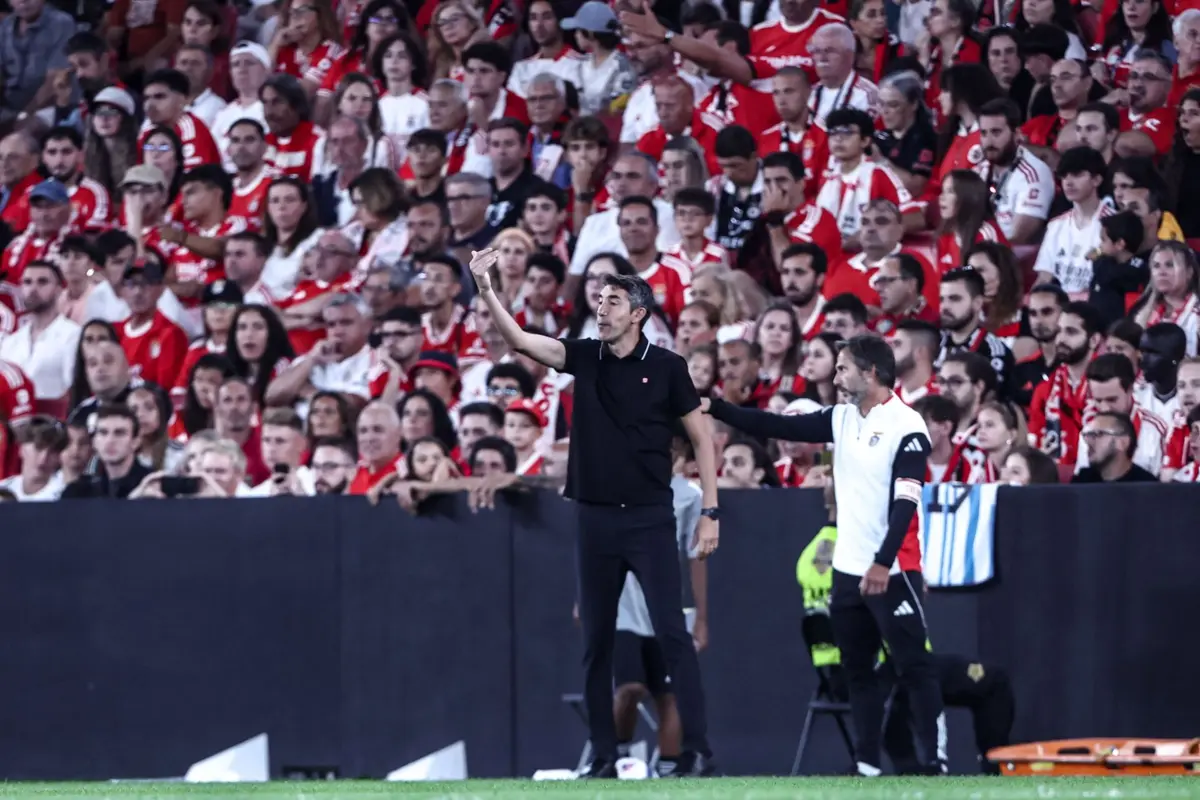 Lage promoveu várias mudanças na defesa e seguiu sem sofrer golos