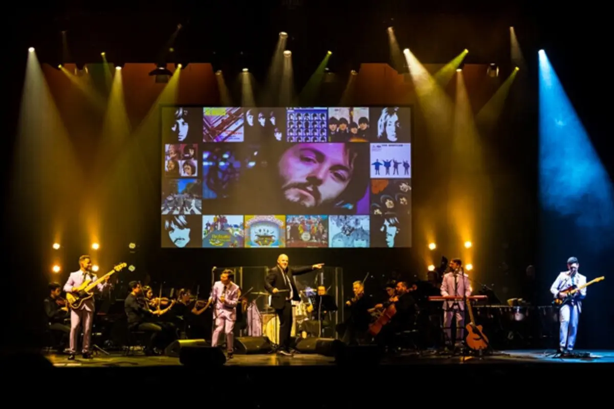 Maestro de Nuno Sá (ao centro): “Interpretar músicas dos Beatles com orquestra é um momento de alegria”