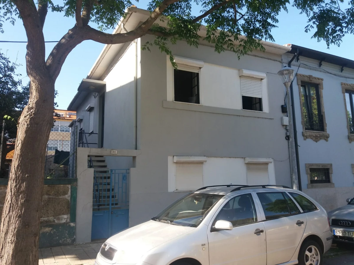 Foram tentadas manobras de reanimação no local, mas o idoso não sobreviveu