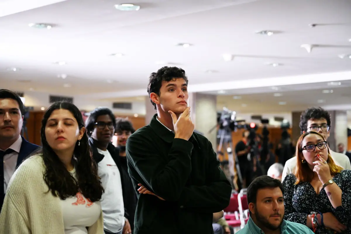 PS sofreu estrondosa derrota e o ambiente era de consternação no Hotel Altis