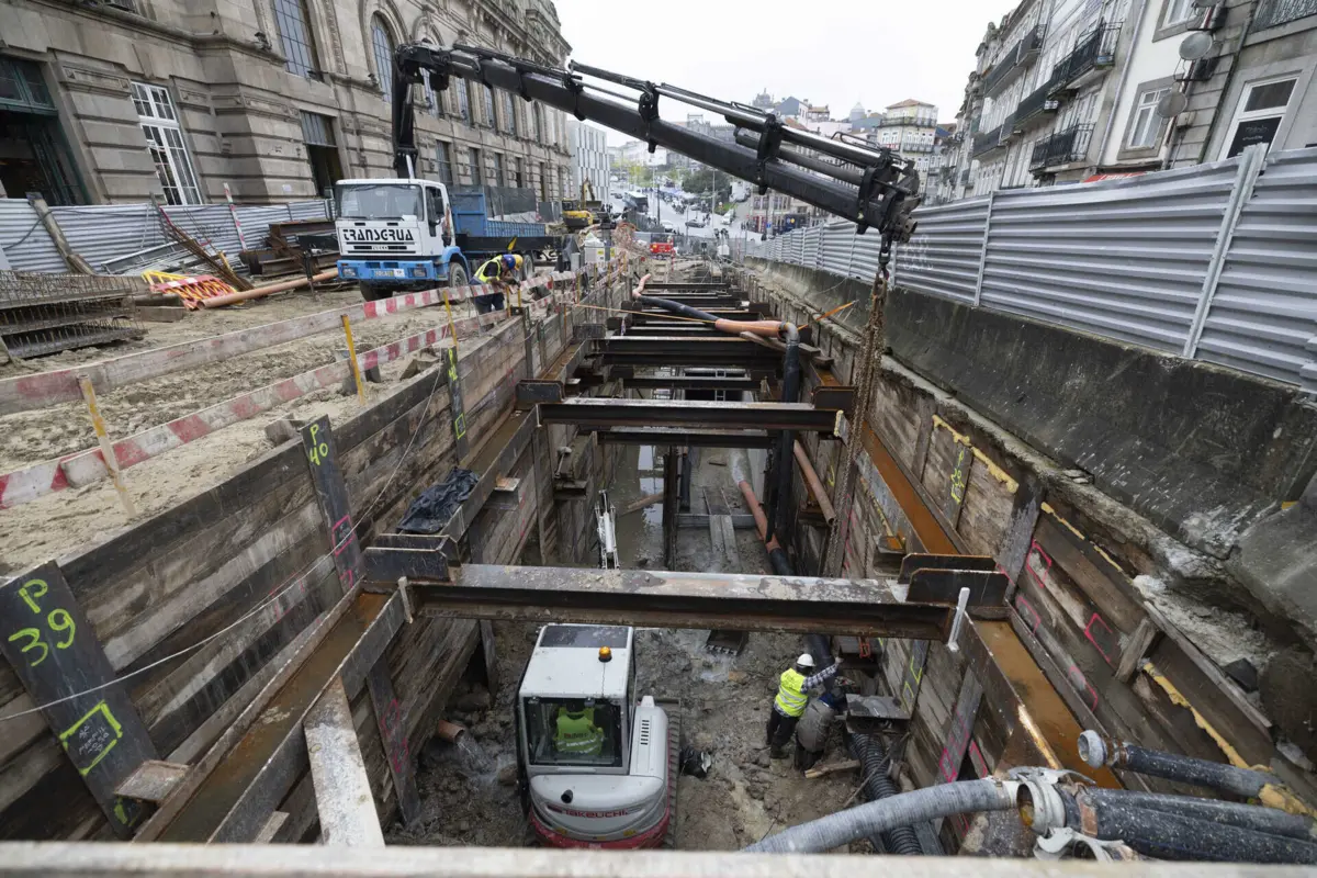 Construção da Linha Rosa está na fase final