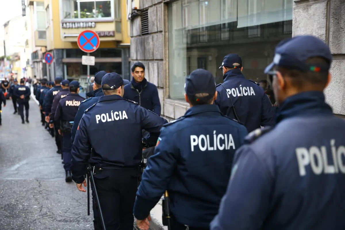 Inspetora-geral destaca que a atividade desenvolvida pelos elementos das forças de segurança é "particularmente difícil"