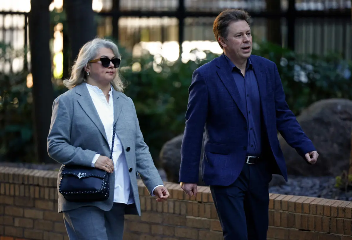 O ex-ministro do governo russo e ex-presidente da Câmara de Sebastopol, Dmitrii Ovsiannikov, e a mulher Ekaterina Ovsiannikova