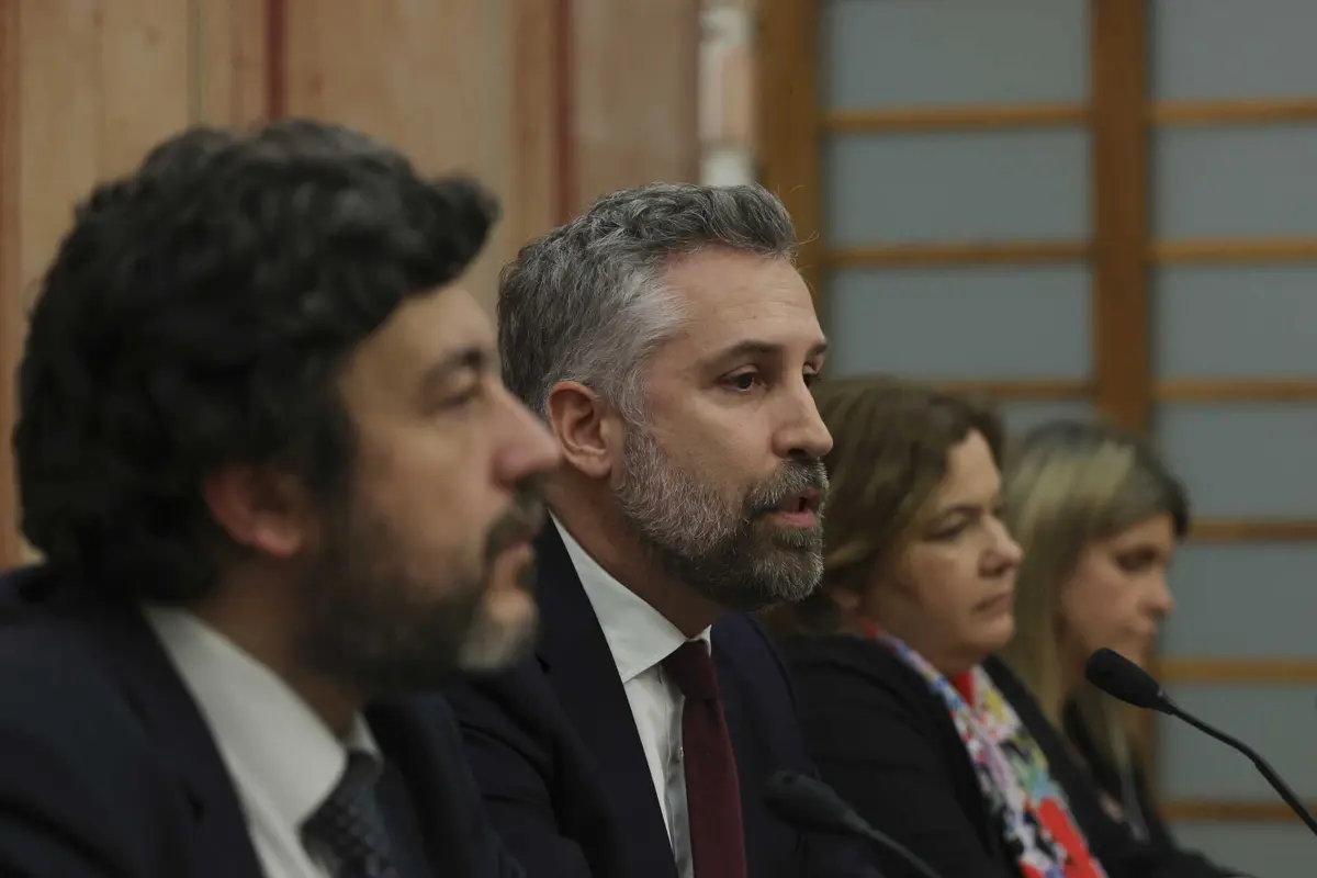 PS quer reforçar AIMA e aliviar pressão nos consulados