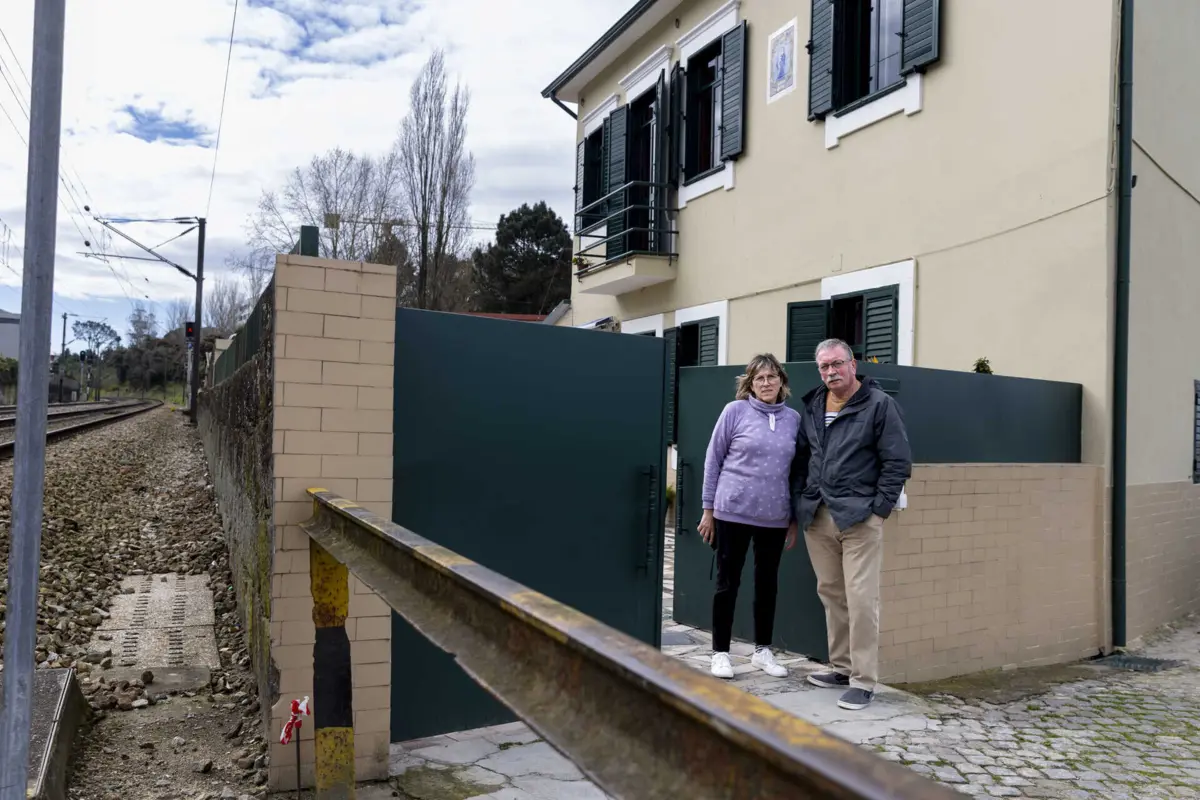 "O que nos vai custar é sair deste sítio", dizem Arminda e Jorge