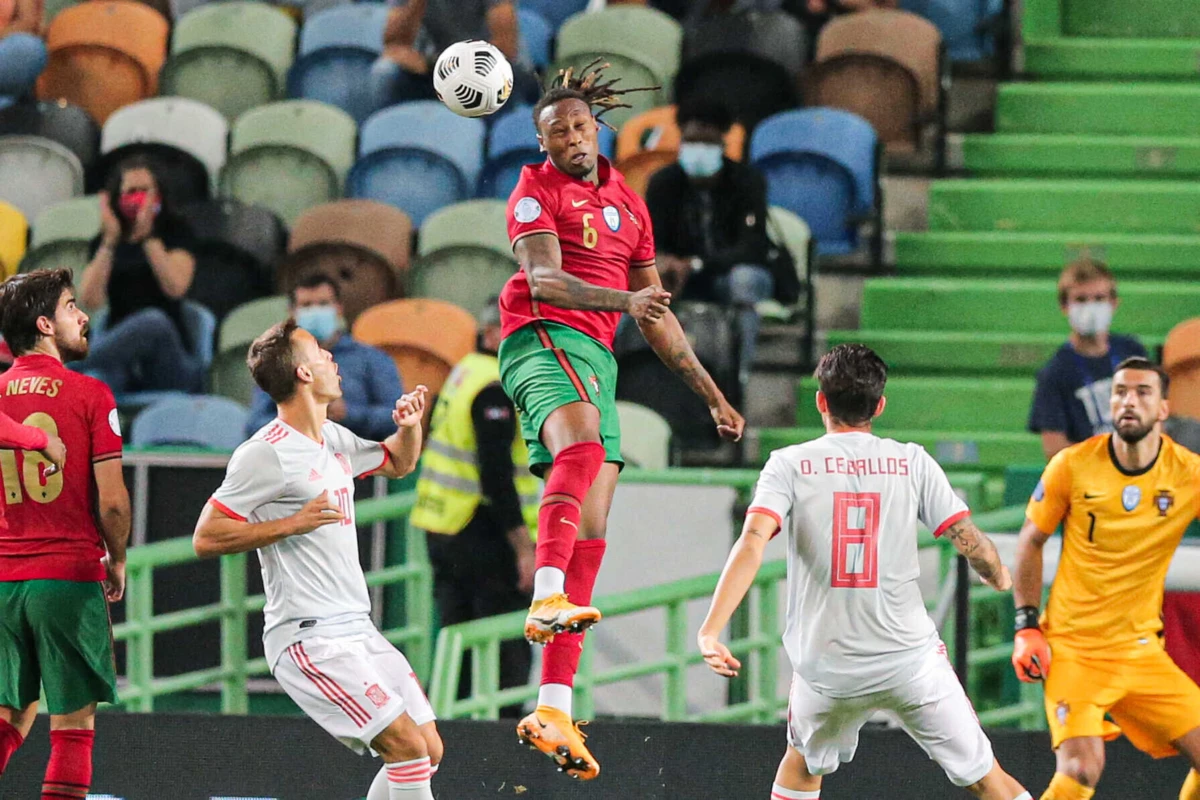 O central representou a seleção portuguesa por três ocasiões