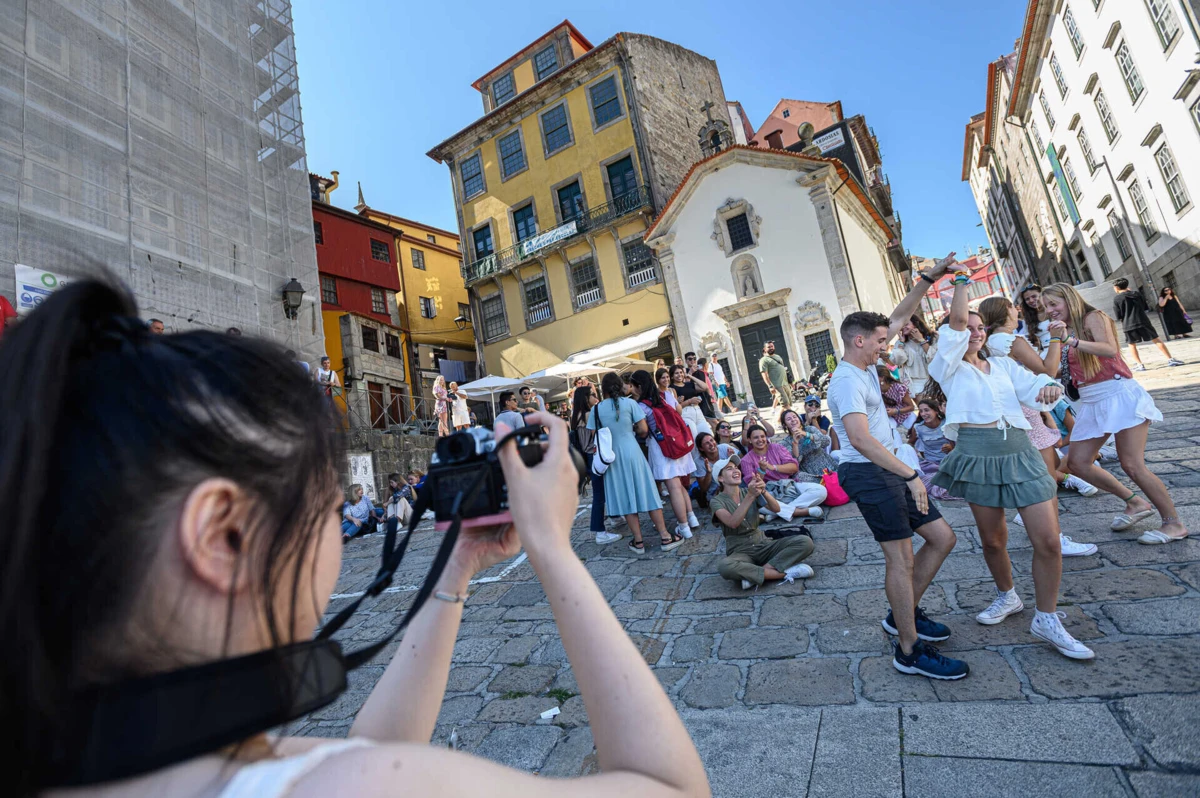 A escassa oferta de casas levou o Governo a simplificar a mudança de uso das frações comerciais e de serviços.