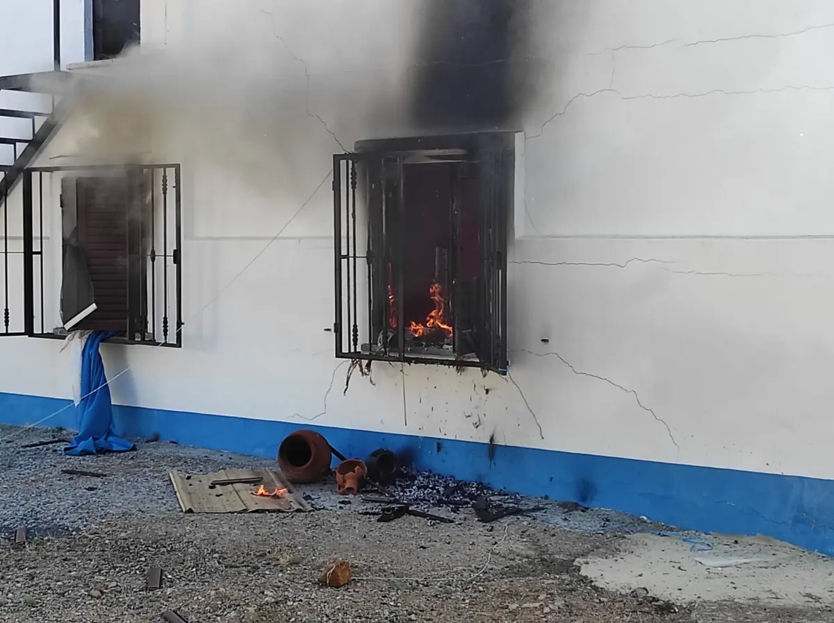 Incêndio numa casa do Monte dos Secos, em Beja