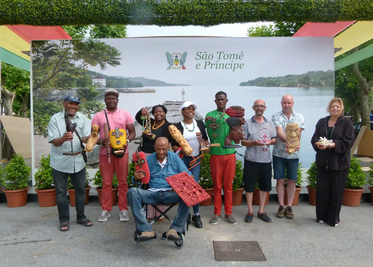 Feira junta cerca de duas centenas de artesãos