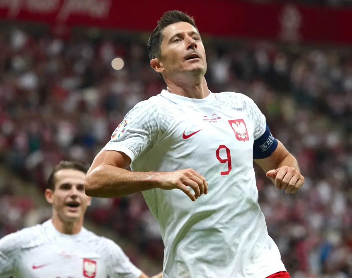 Herói do costume decidiu a favor da seleção polaca, que segue em terceiro no grupo E de qualificação para o Euro 2024