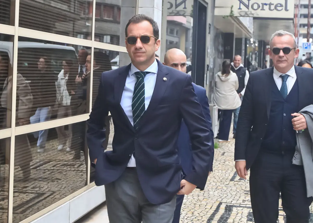 Frederico Varandas, de 45 anos, à chegada ao Tribunal do Bolhão, esta terça-feira, onde está a ser julgado por difamação