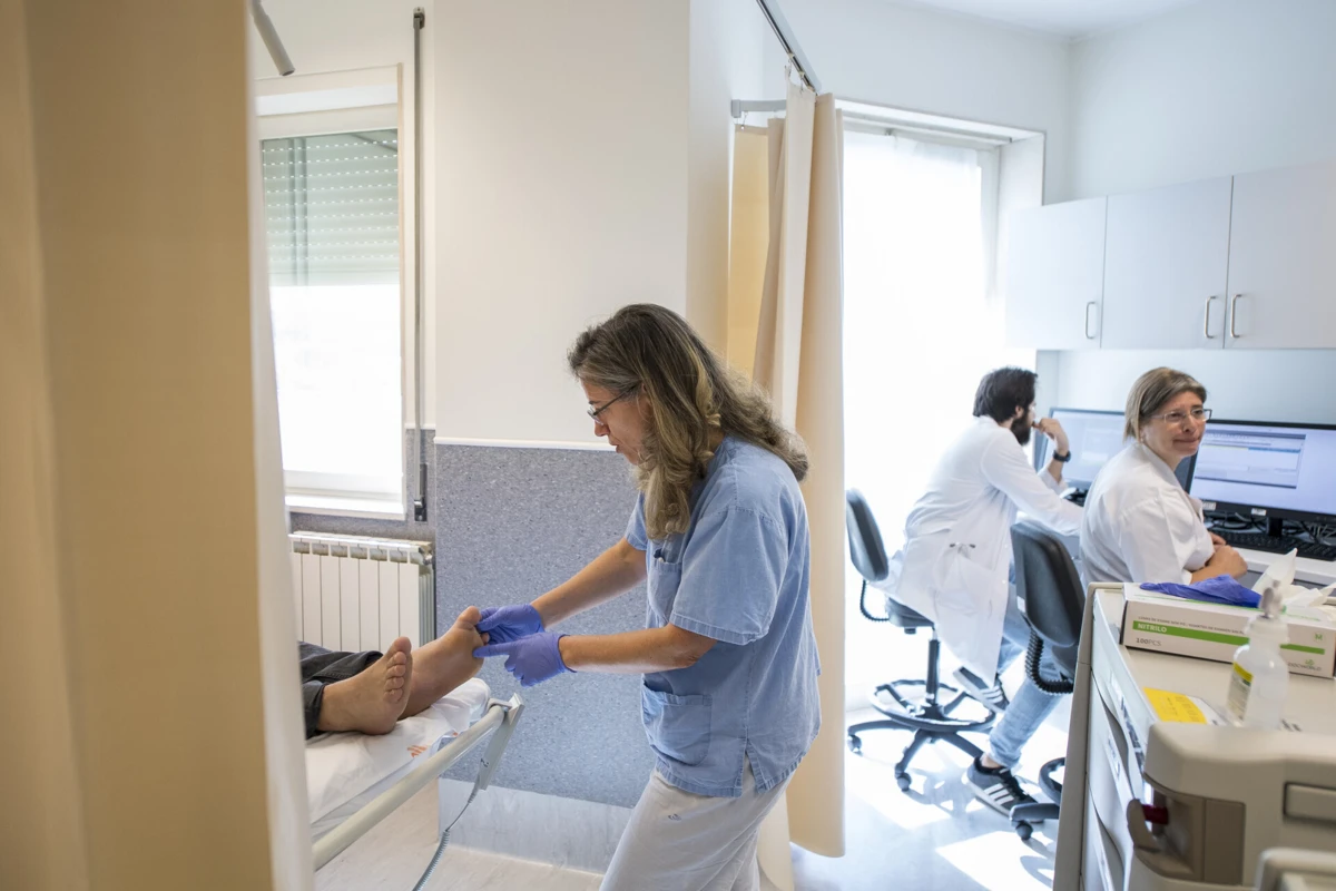 A cirurgiã Maria Jesus Dantas, coordenadora da clínica, destaca a redução dos internamentos