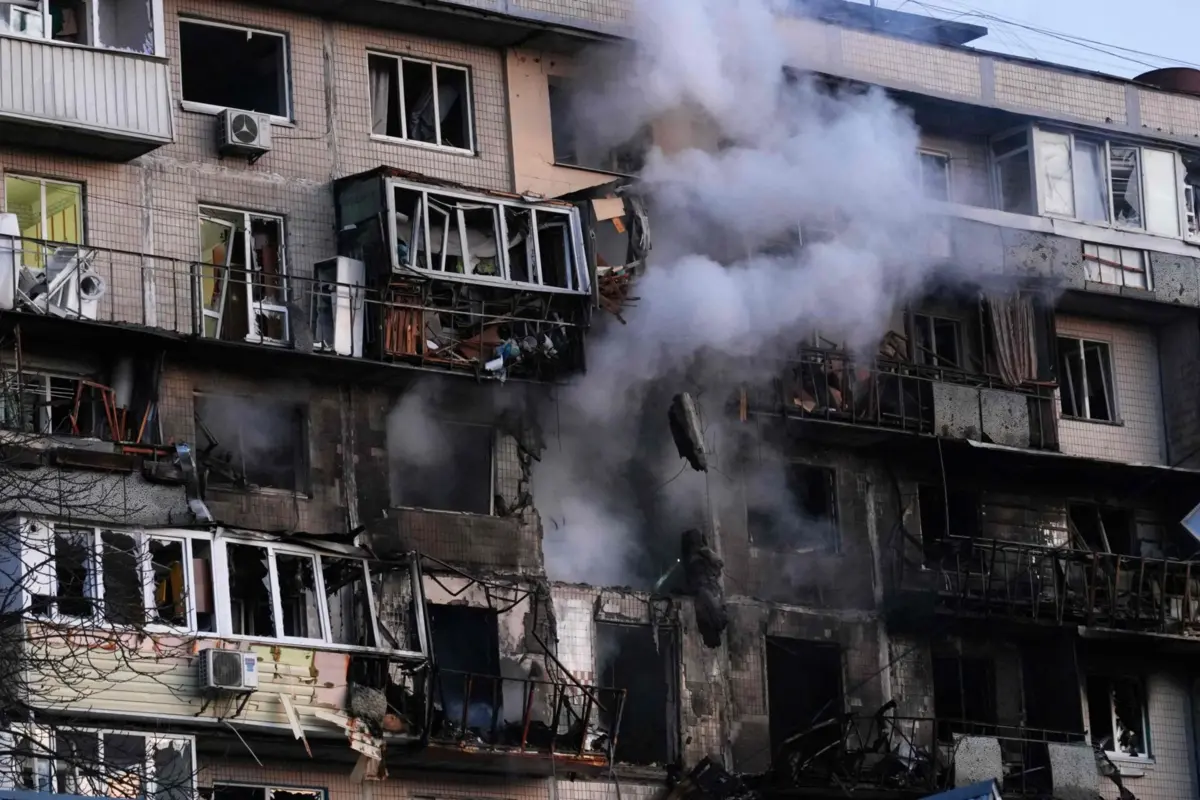 Ataques russos atingiram edifícios civis na capital ucraniana