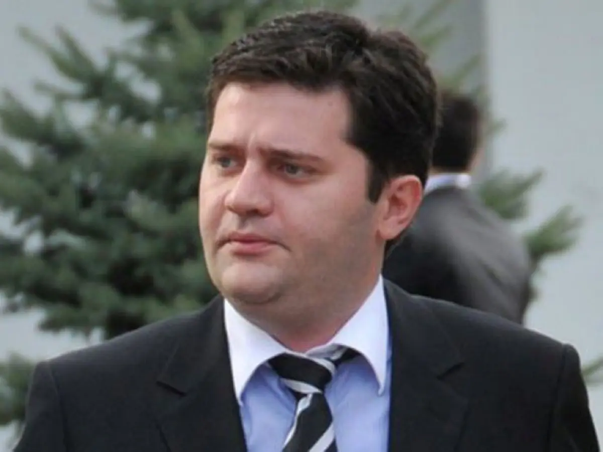 Akhalaia desempenhou cargos de ministro da Defesa e da Administração Interna durante a presidência de Mikheil Saakashvili