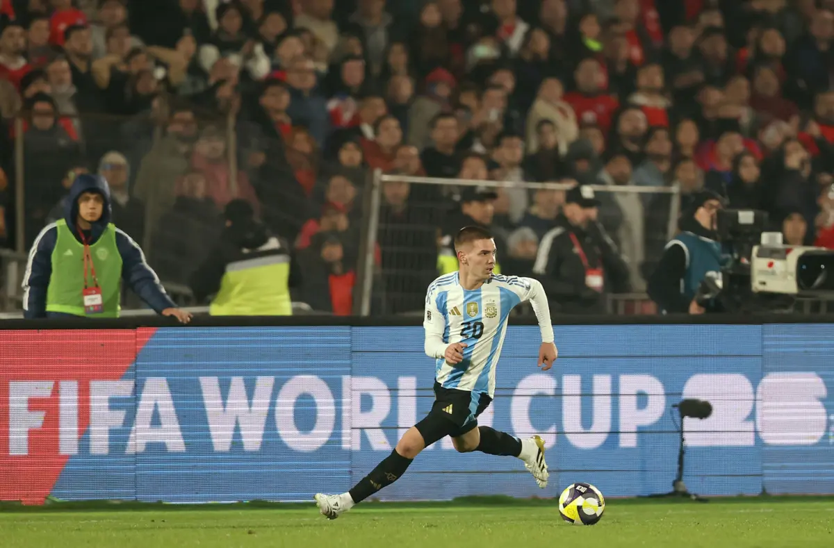 Mastantuono estreou-se pela Argentina