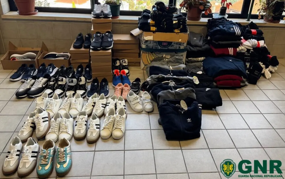 No decorrer da operação "TRADEMARK 2024" foram ainda apreendidos 9.251 artigos contrafeitos, entre calçado, vestuário e acessórios