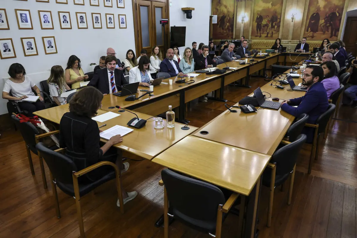 Partidos consideram que procedimento da Casa Civil foi normal e semelhante a "todos os outros"