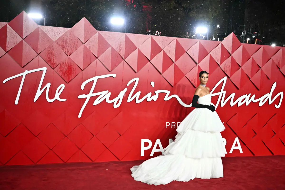 Modelo levou elegância a gala de moda