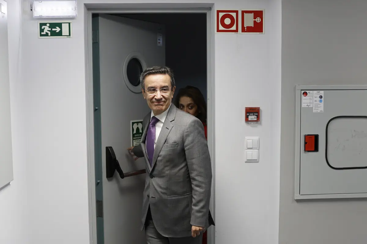 Secretário de Estado da Educação está a conduzir negociações sobre revisão do regime de formação de professores