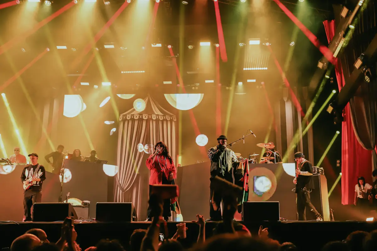 Imagem de contexto do artigo BaianaSystem em mini tour por Portugal