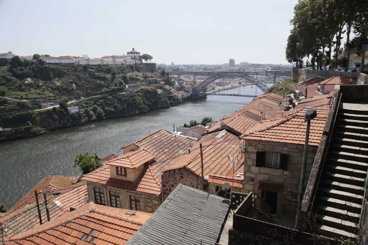 Intervenção decorre na zona das Fontainhas