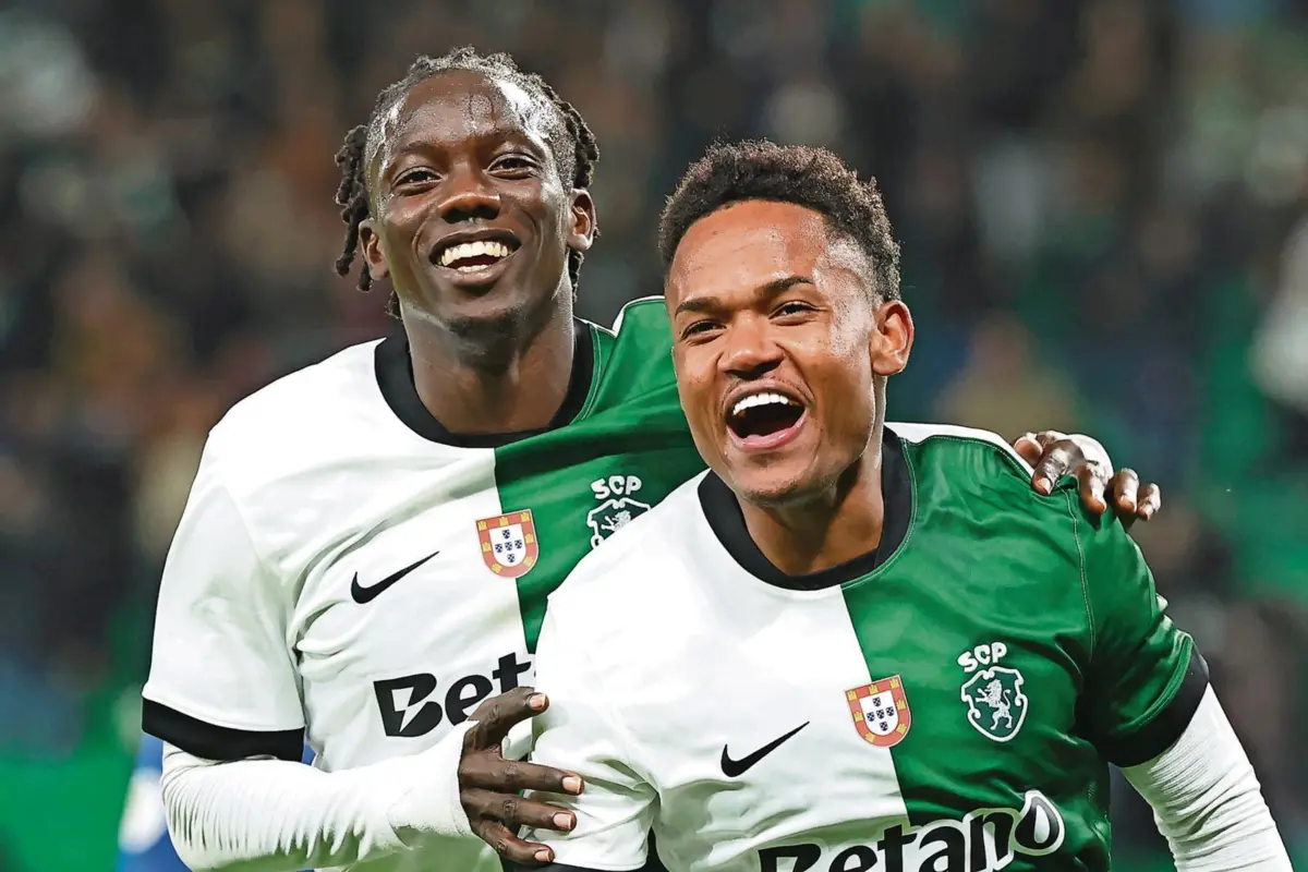 Catamo, que apurou o Sporting com um golaço, festeja com Faye