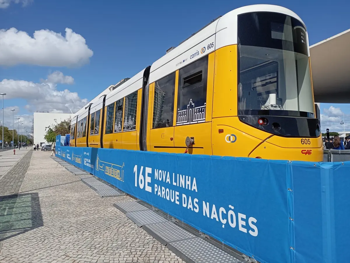 Modelo do elétrico hoje patente durante a apresentação do novo serviço