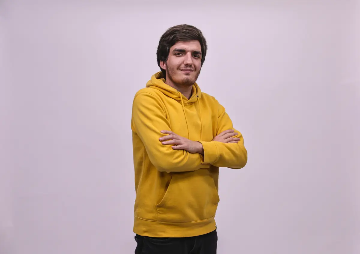 João Maria Jonet, 27 anos, nasceu em Lisboa, mas sempre viveu em Cascais, assumindo-se como “interessado desde muito novo pela política”