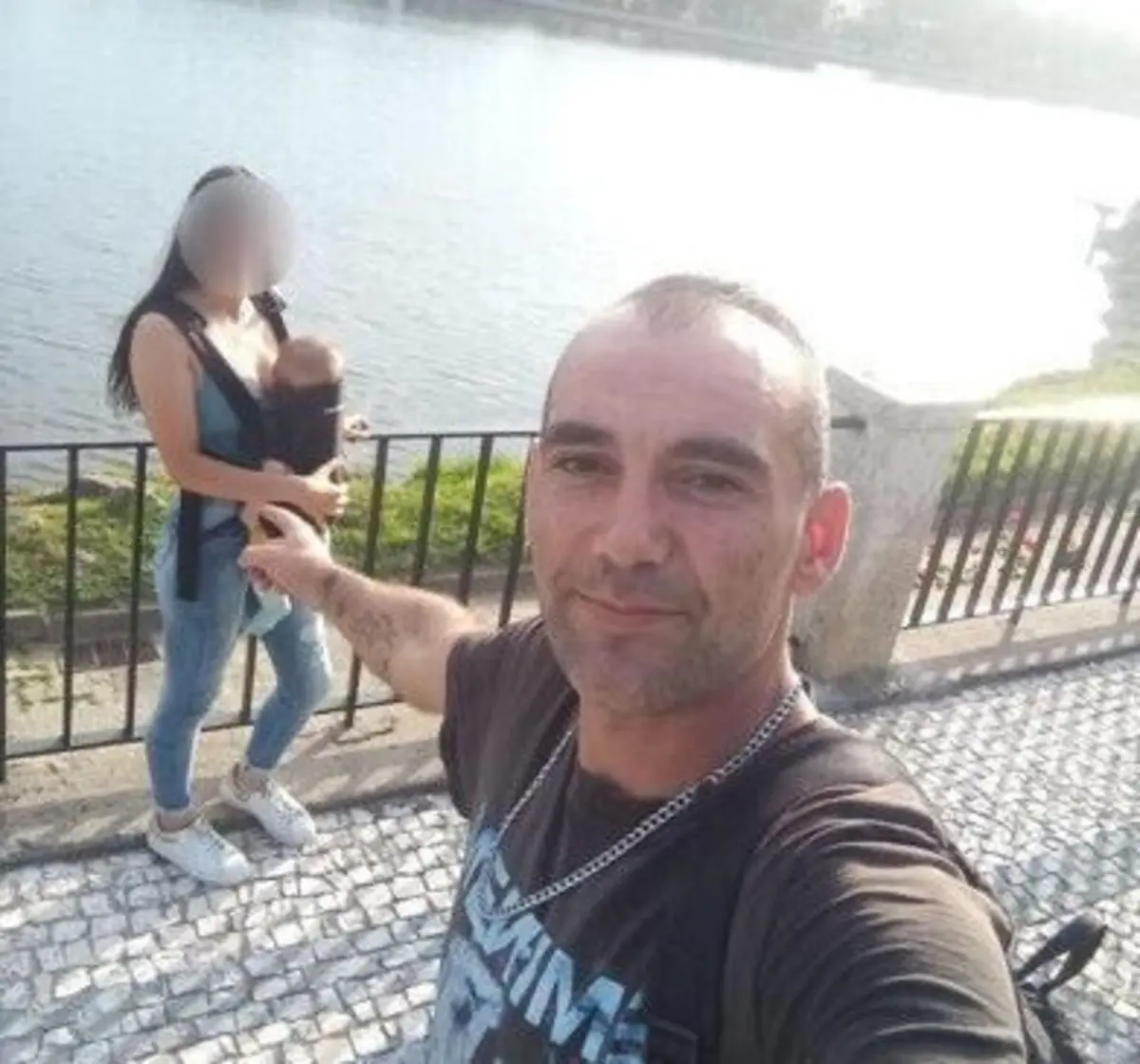 Homem acusado de desferir várias facadas em bebé