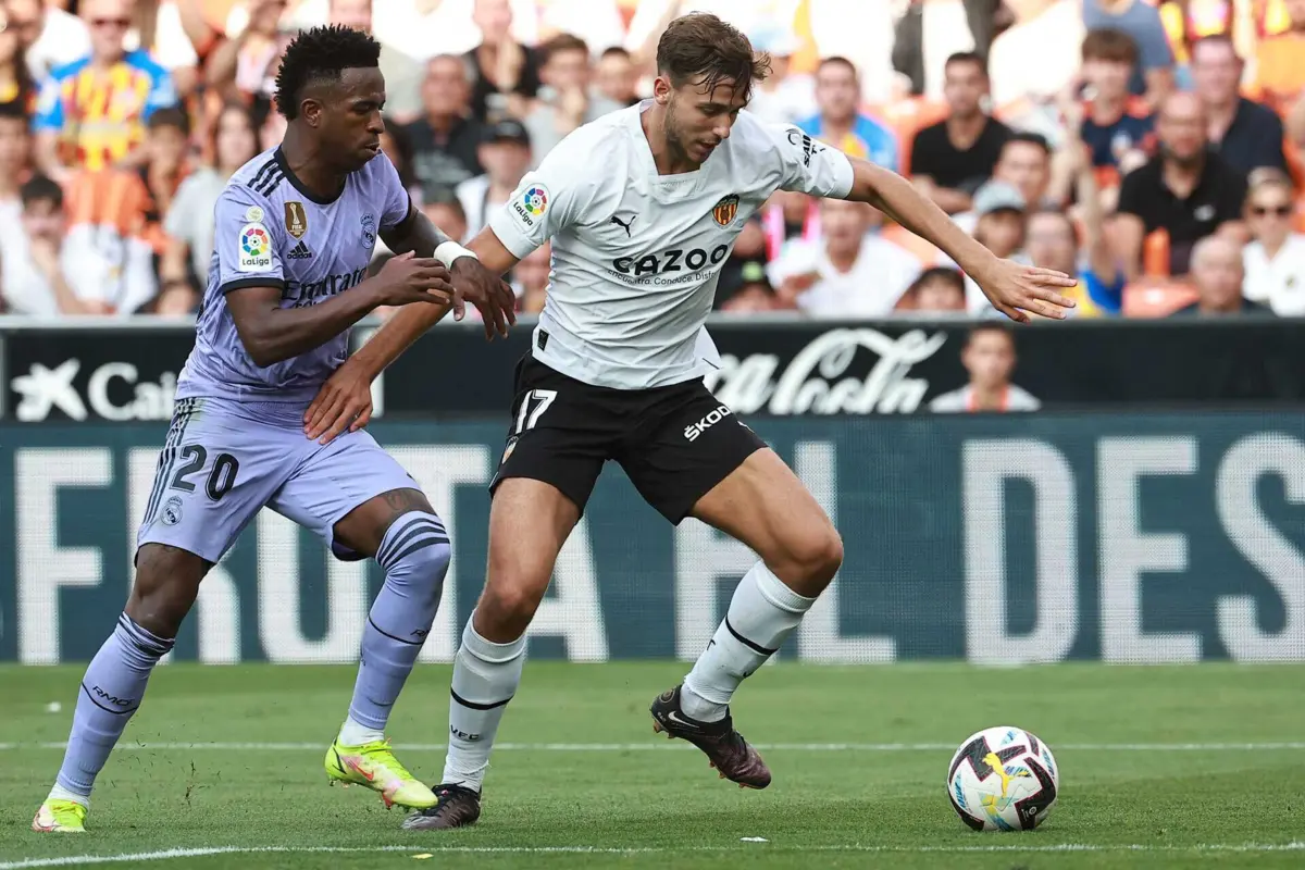 Nico González jogou no Valência na última época