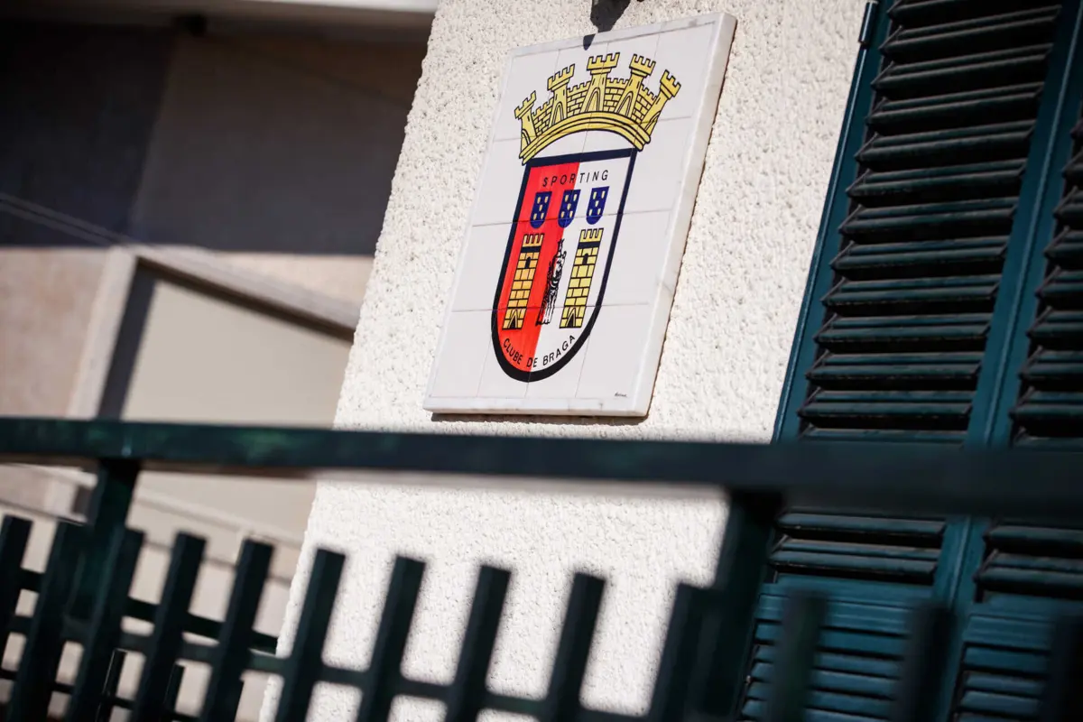 Sporting de Braga-F. C. Porto, da liga feminina, ficou marcado por momentos de terror no exterior do pavilhão