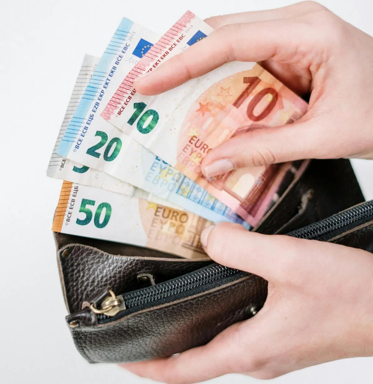 Multiplicam-se as páginas com conselhos financeiros nas redes sociais