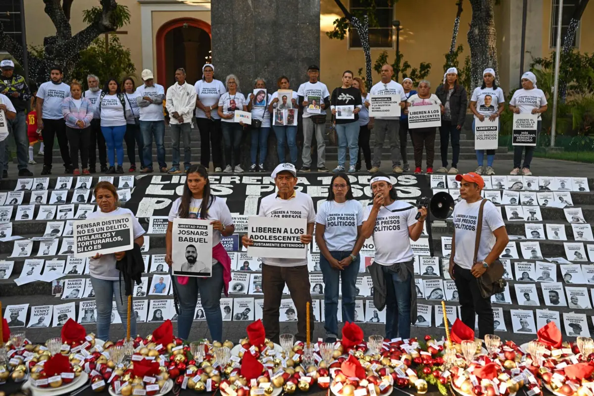 Foram incluídos na lista de presos políticos pessoas cujos familiares não o tinham afirmado ou por medo ou porque o desconheciam