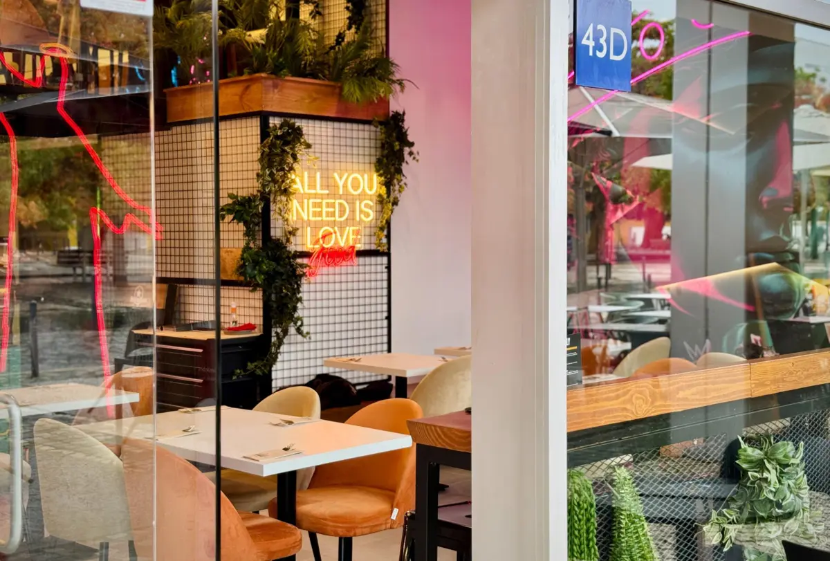 Seventh, espaço de brunch no Parque das Nações.