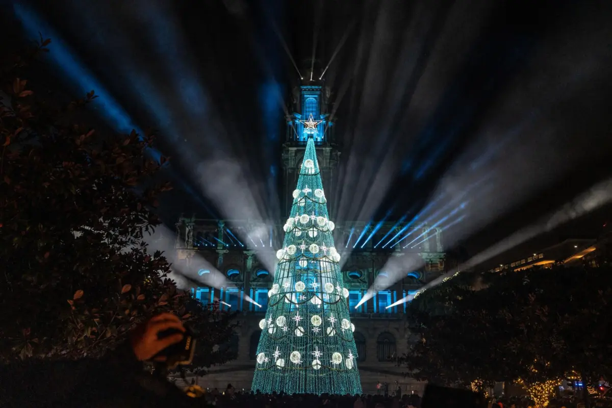 Espetáculo luminoso na Baixa do Porto