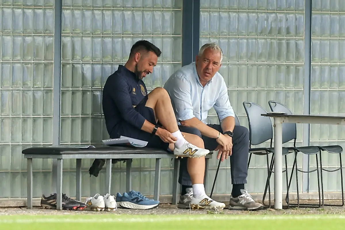 Jorge Costa e Farioli, no centro de estágios do F. C. Porto