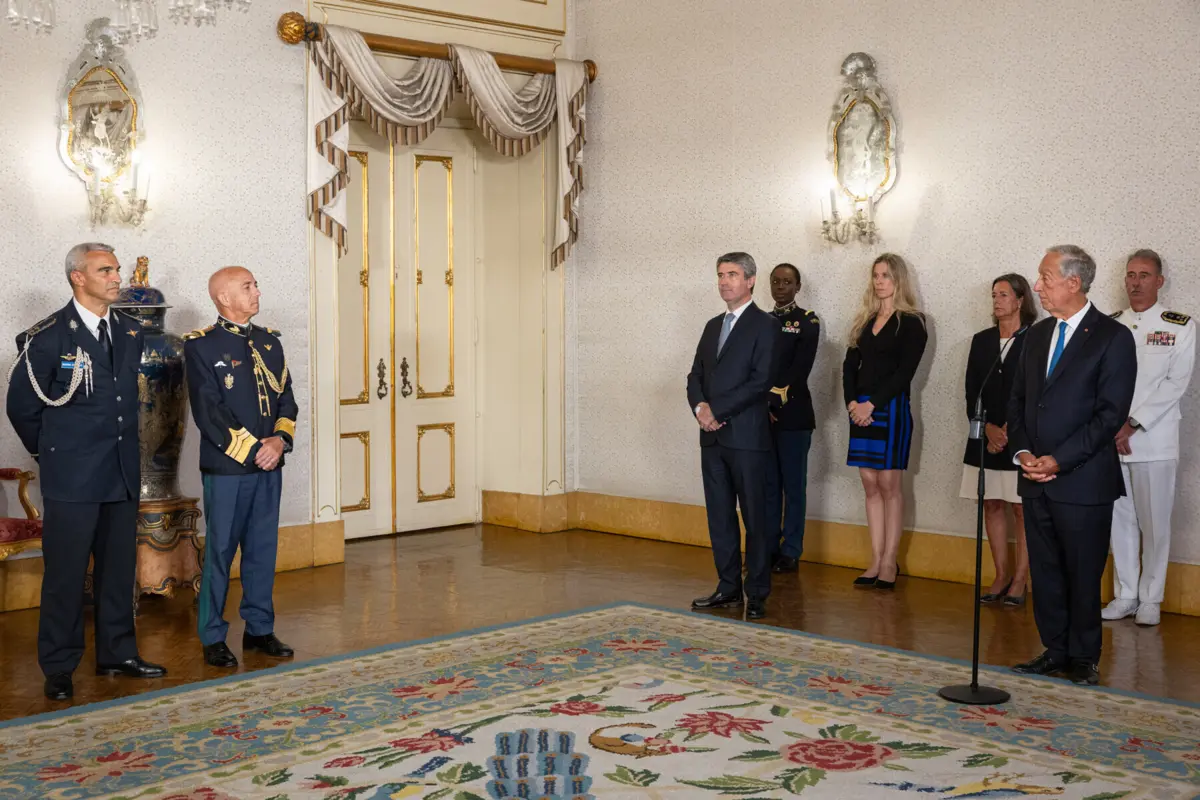Presidente da República condecorou os ex-diretores da GNR e da PSP