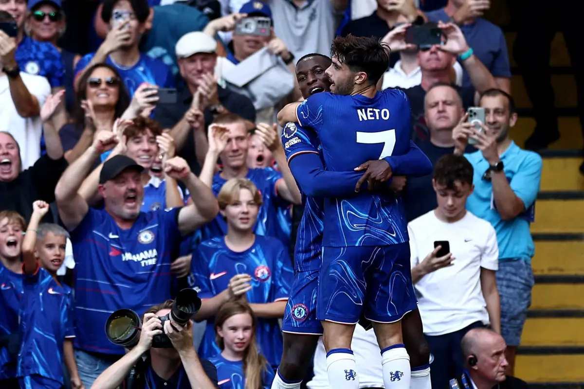 Pedro Neto brilhou no dérbi de Londres