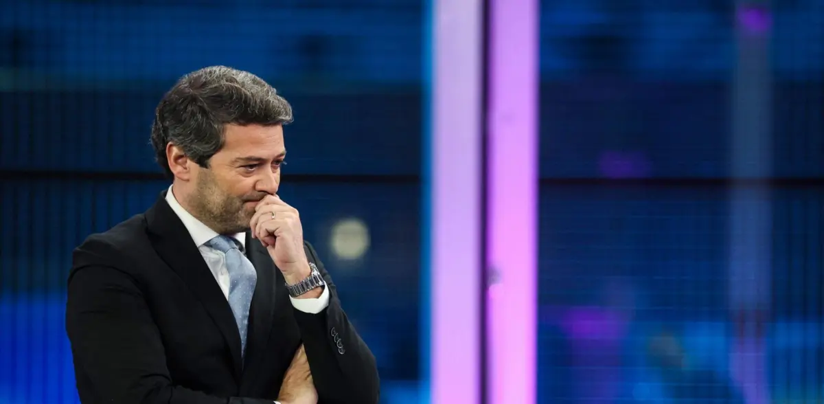 Imagem de contexto do artigo Sondagem diária: Dois terços dos portugueses "jamais votariam" em Ventura. Votos nulos e brancos em alta, com Seguro em perda